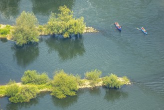 Aerial view, kayaker on the river Ruhr with groynes, Hattingen, Ruhr area, North Rhine-Westphalia,