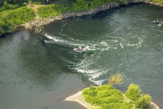 Aerial view, kayaker on the river Ruhr and rapids, Hattingen, Ruhr area, North Rhine-Westphalia,