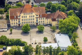 Aerial view, Waldstraße grammar school with schoolyard, Hattingen, Ruhr area, North