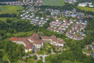 Aerial view, Vamed Klink und Klinikpark, terraced house housing estate Am Kistner, Hattingen, Ruhr