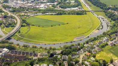 Aerial view, Ruhrbogen mit Leinpfad und Ruhraue Im Klyffer Feld, Ruhrbrücke Bochumer Straße and