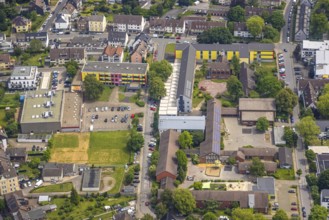 Aerial view, Berufskolleg Hattingen and Gemeinschaftsgrundschule GGS Bruchfeld roof with solar