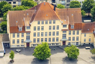 Aerial view, Waldstraße grammar school with schoolyard, Hattingen, Ruhr area, North