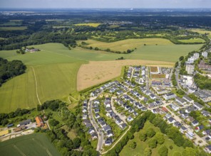 Aerial view, island settlement with Borkumstraße, Syltweg and meadows and fields, Heiligenhaus,