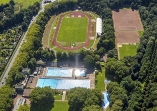 Aerial view, Gladbeck open-air swimming pool and Gladbeck stadium - Vestische Kampfbahn, Butendorf,