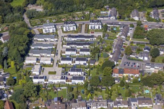 Aerial view, residential area housing estate Alter Sportplatz with flat roof bungalows, Brauck,
