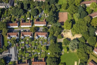 Aerial view, residential area housing estate Bremer Straße with playground, Brauck, Gladbeck, Ruhr