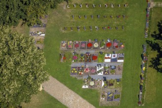 Aerial view, Brauck cemetery burial ground, Brauck, Gladbeck, Ruhr area, North Rhine-Westphalia,