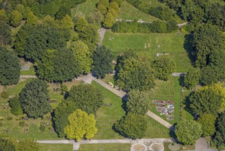 Aerial view, Brauck cemetery burial ground, Brauck, Gladbeck, Ruhr area, North Rhine-Westphalia,