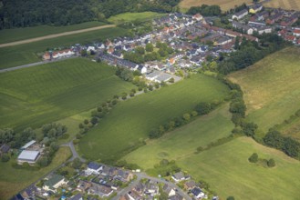 Aerial view, residential area and meadows between Wittekindstraße, Wormhaidestraße and