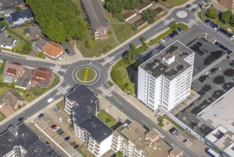 Aerial view, high-rise building at Rathaus-Center with roundabout Friedrich-Ebert-Straße and