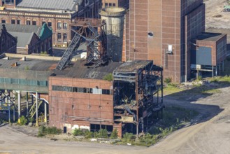 Aerial view, demolition work next to the hammerhead tower at Ost Heinrich Robert colliery, Pelkum