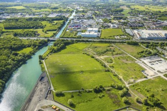 Aerial view, meadow area at the Datteln-Hamm canal with A2 motorway bridge, Uentrop, Hamm, Ruhr