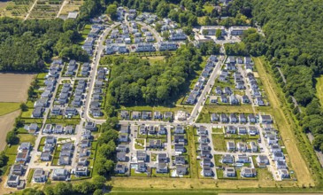 Aerial view, new development area Am Buerschen Waldbogen, Zur Marienkapelle, semi-circular housing