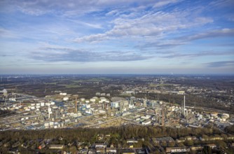 Aerial view, Chemiewerk Ruhr Öl GmbH - BP Gelsenkirchen, distant view and blue sky with clouds,