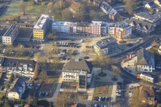 Aerial view, Heessener Markt, residential and commercial buildings on Amtsstraße, car parks,