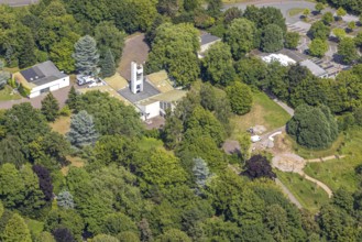 Aerial view, Central Cemetery Mühlenberg with chapel, construction site, Friemersheim, Duisburg,