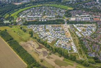Aerial view, Duisburg-Süd, residential area Angerbogen, Am Alten Angerbach, semi-circular new