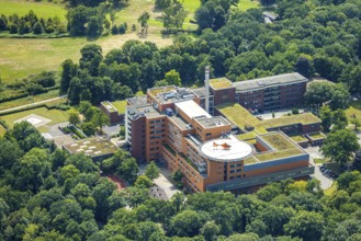 Aerial photo, BG Klinikum Duisburg, BMI air rescue station, helipad and rescue helicopter,