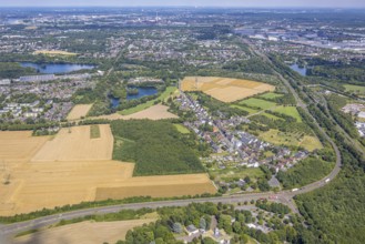 Aerial view, residential area, view of Mühlenberg district on Hohenbudberger Straße, Mühlenbergsee