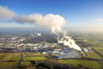 Aerial view, Trianel Gaskraftwerk Hamm GmbH with smoke clouds, behind the RWE power plant