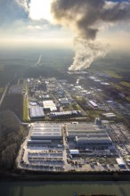 Aerial photo, Trianel Gaskraftwerk Hamm GmbH with smoke clouds, Celanese plant Uentrop, GOLDBECK