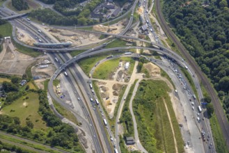 Aerial view, Kaiserberg motorway junction with major construction site, Duissern, Duisburg, Ruhr
