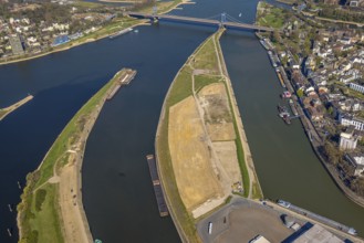 Aerial view, duisport harbour Duisburg, district Ruhrort, Vinckekanal forwarding island and