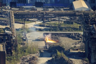Aerial view, ArcelorMittal Hochfeld GmbH steel wire plant, dumping of red-hot material, Laar,