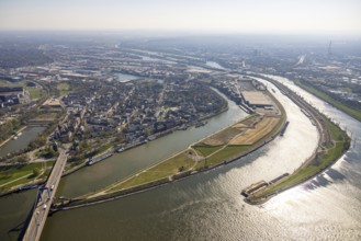Aerial view, duisport harbour Duisburg, district Ruhrort, Vinckekanal forwarding island and