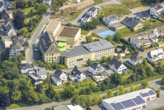 Aerial view, St. Walburga-Realschule with green awnings, construction site An Klocken Kapelle,