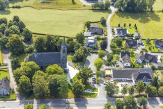 Aerial view, St. Pankratius cath. Church, Raphaelschule Eslohe - Reiste sub-location with solar