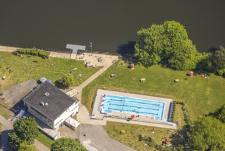 Aerial view, Steele outdoor pool of SV Steele 11, Westfalenstraße, Freisenbruch, Essen, Ruhr area,