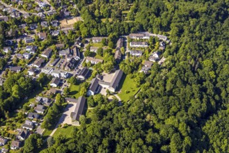 Aerial view, residential area Schmachtenbergstraße and Schmachtenbergschule at the edge of the