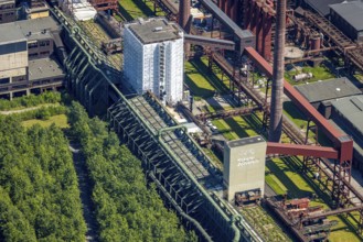 Aerial view, Zeche Zollverein, Gelsenkirchener Straße, outdoor swimming pool, Stoppenberg, Essen,