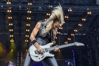 Nita Strauß, guitarist with Alice Cooper live at the 60 Years Anniversary Concert of the Scorpions
