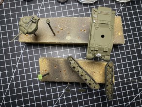 Model making: Painted Sherman/Tiger armoured parts for 1:100 diorama, Haan, North Rhine-Westphalia,