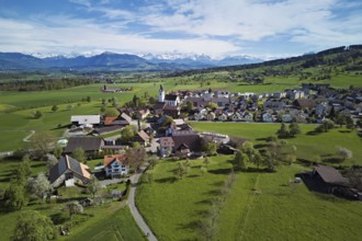 View of the village, behind the Rigi and the snow-covered Alps, Beinwil, Freiamt, Canton, Aargau,