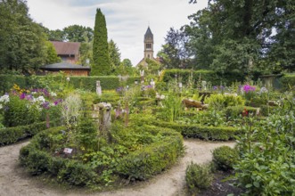 Farm garden in the park of Gut Sutthausen, Osnabrück, Lower Saxony, Germany