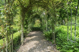 Borg Verhildersum, pergola in the garden, Leens, province of Groningen, Netherlands