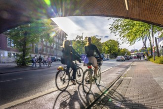 Cycle traffic in Münster, cycle path on Wolbecker Straße, tunnel under the tracks at the main