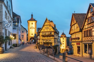 Plönlein Square with the Sieberstor and the Kobolzell Tor at dusk, Rothenburg ob der Tauber,