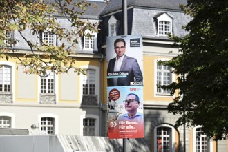 Posters for the North Rhine-Westphalia municipal election campaign in Bonn around the Hofgarten in