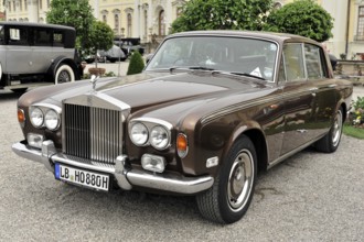 Rolls-Royce Phantom, Classic car, Chic brown Rolls-Royce classic car with a classic, nostalgic