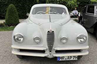 Alfa Romeo 6C 2500 SS Touring, classic car, classic grey sports car with striking radiator grille