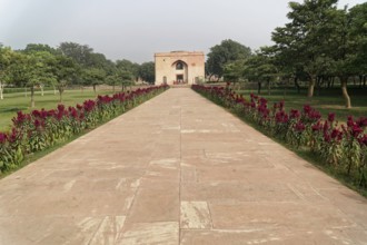 Mausoleum of Itimat-ud-Daula, Tomb, Agra, Uttar Pradesh, India, Asia, Wide path leading to a