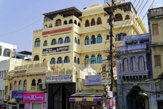 Udaipur, Rajasthan, North India, Asia, A bustling hotel building with Indian architecture and