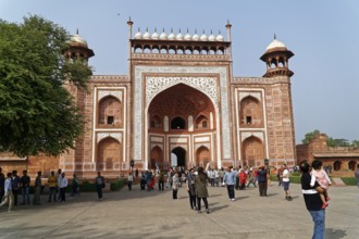 Tomb of Akbar the Great, Sikandra, Agra, Uttar Pradesh, North India, India, Asia, Historic red