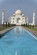 Taj Mahal Tomb, UNESCO World Heritage Site, Agra, Uttar Pradesh, India, Asia, Famous mausoleum by