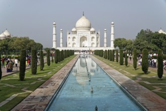 Taj Mahal Tomb, UNESCO World Heritage Site, Agra, Uttar Pradesh, India, Asia, Famous mausoleum by